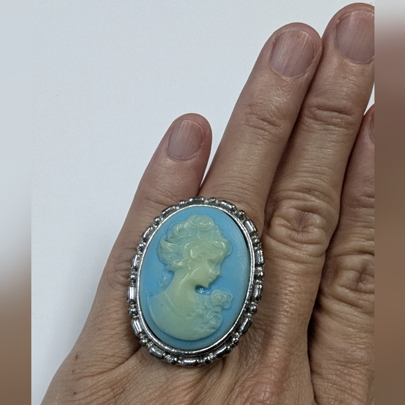 VTG CHUNKY CAMEO RING - Picture 6 of 6